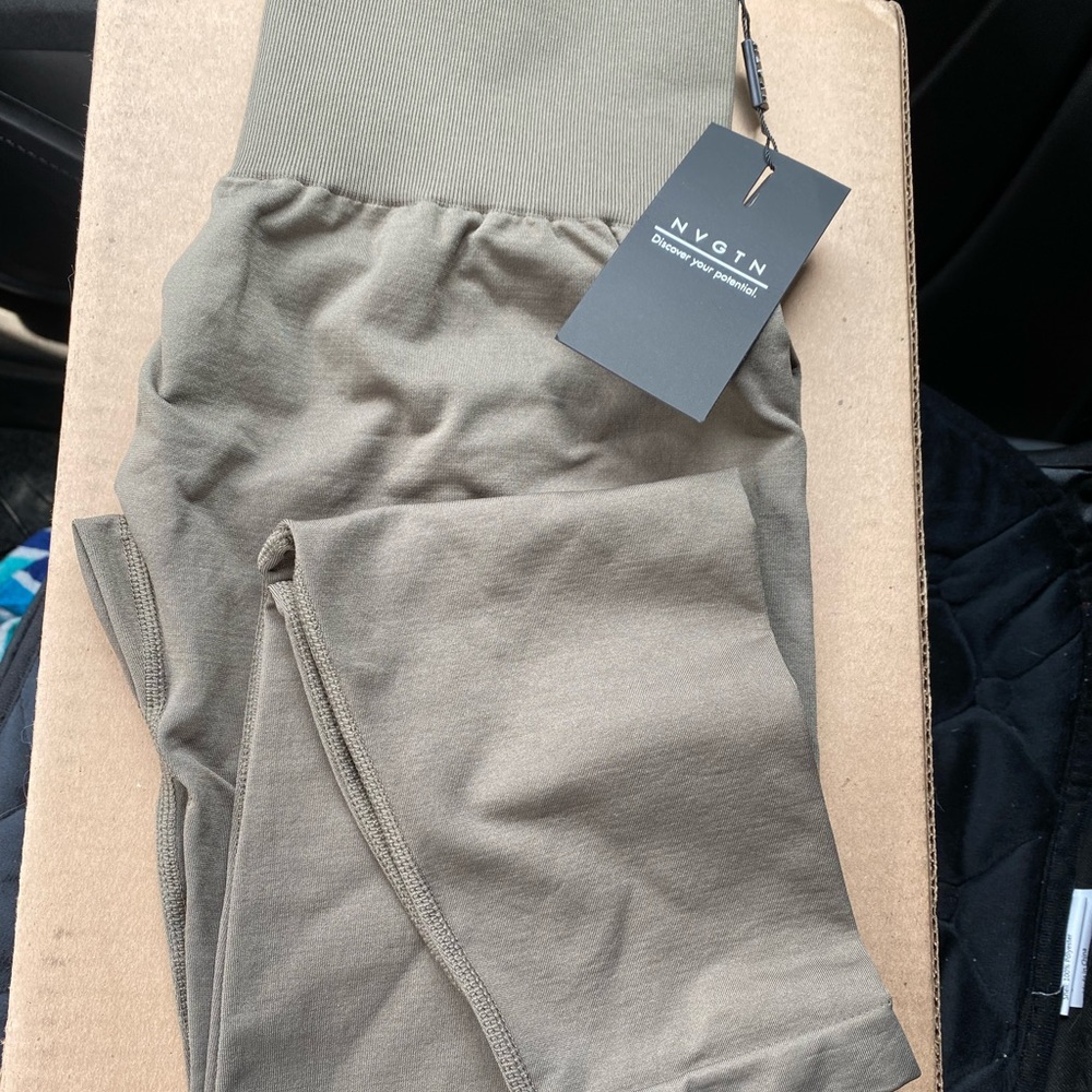 NVGTN Olive Seamless Leggings M